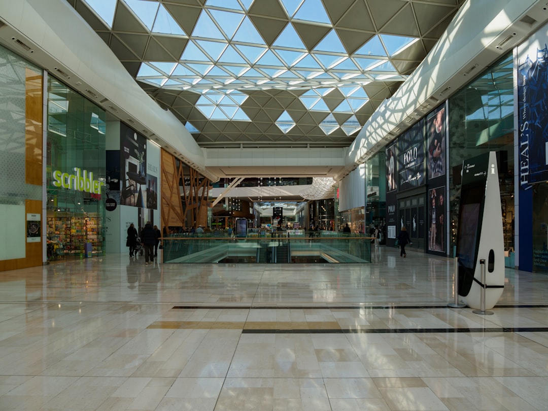 Architektura retail 2025 – projekty przyszłości dla galerii handlowych
